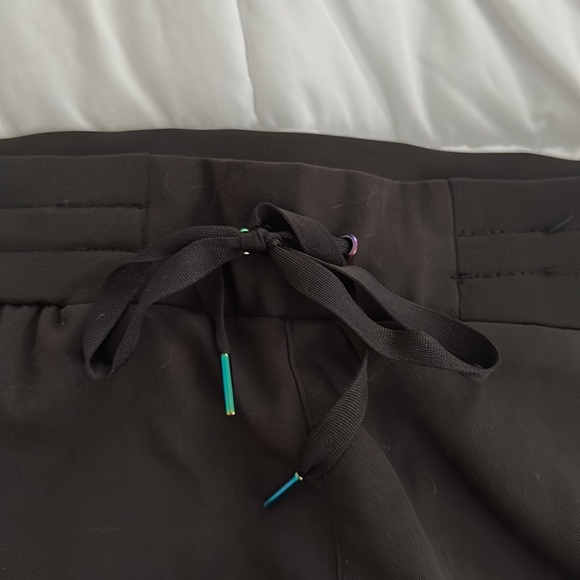 WonderWink jogger-style scrub pants - Picture 3 of 4